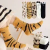 Calcetines de piso calcetines de cabello one piece calcetines de cabello medio para mujer calcetines de peluche tridimensionales para gato coral fleece antifricción calcetines de dormir calientes calcetines de piso calcetines de peluche one piece calcetines de cabello Application Scenario